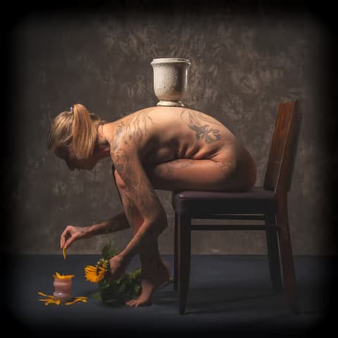 Coralie met bloemen