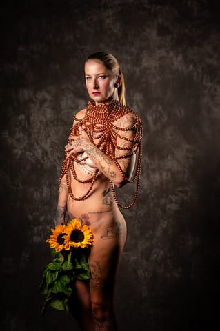 Coralie met bloemen