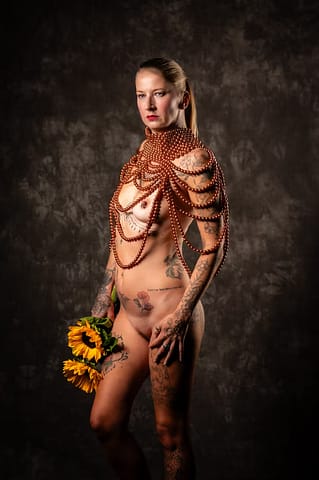 Coralie met bloemen