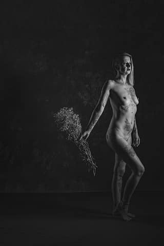 Coralie met bloemen