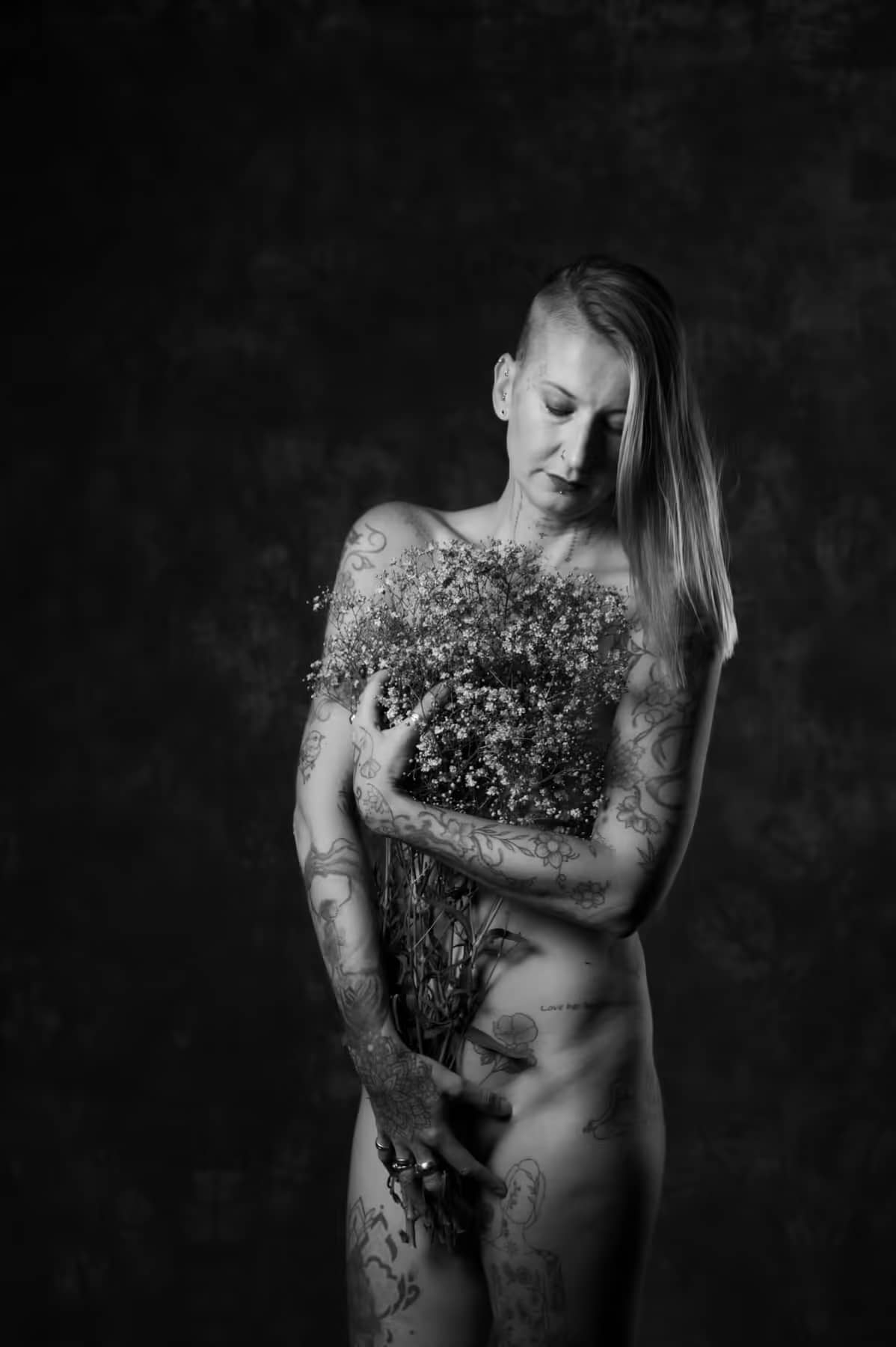 Coralie met bloemen